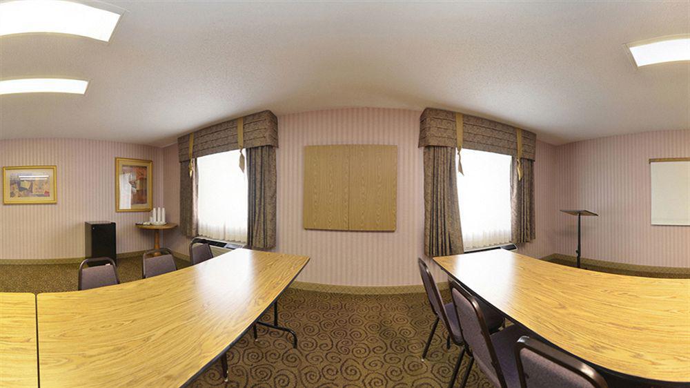 Quality Inn & Suites Woodstock Near Lake Geneva Εξωτερικό φωτογραφία