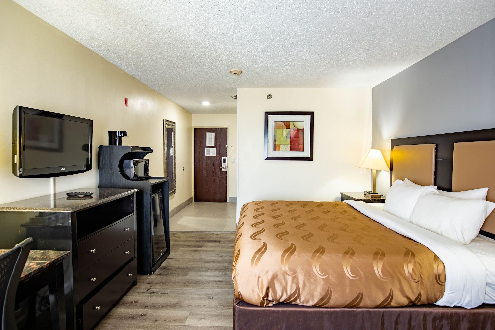 Quality Inn & Suites Woodstock Near Lake Geneva Εξωτερικό φωτογραφία
