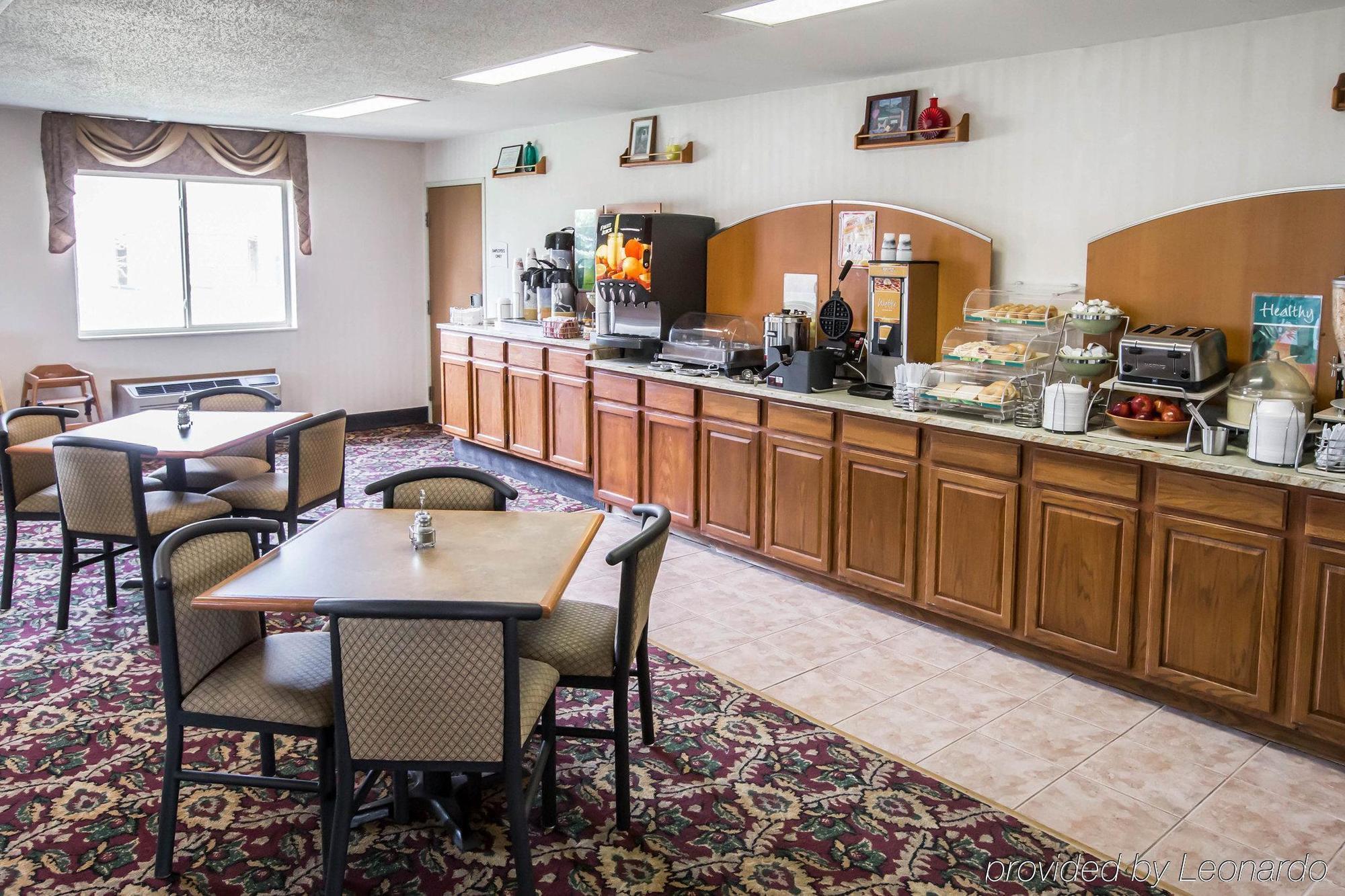 Quality Inn & Suites Woodstock Near Lake Geneva Εξωτερικό φωτογραφία