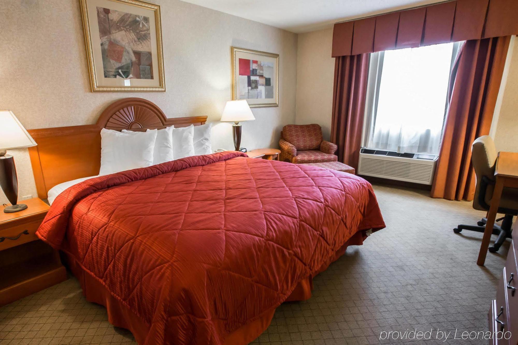 Quality Inn & Suites Woodstock Near Lake Geneva Εξωτερικό φωτογραφία