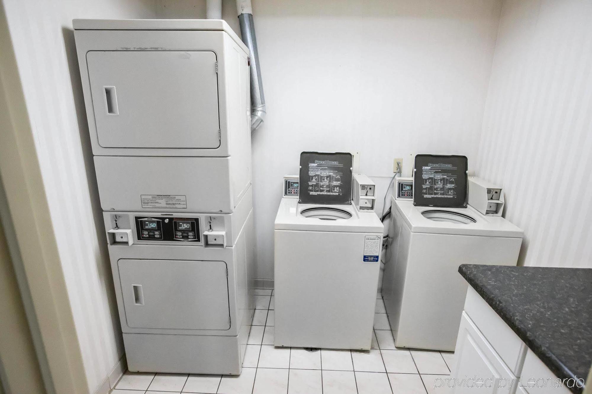 Quality Inn & Suites Woodstock Near Lake Geneva Εξωτερικό φωτογραφία